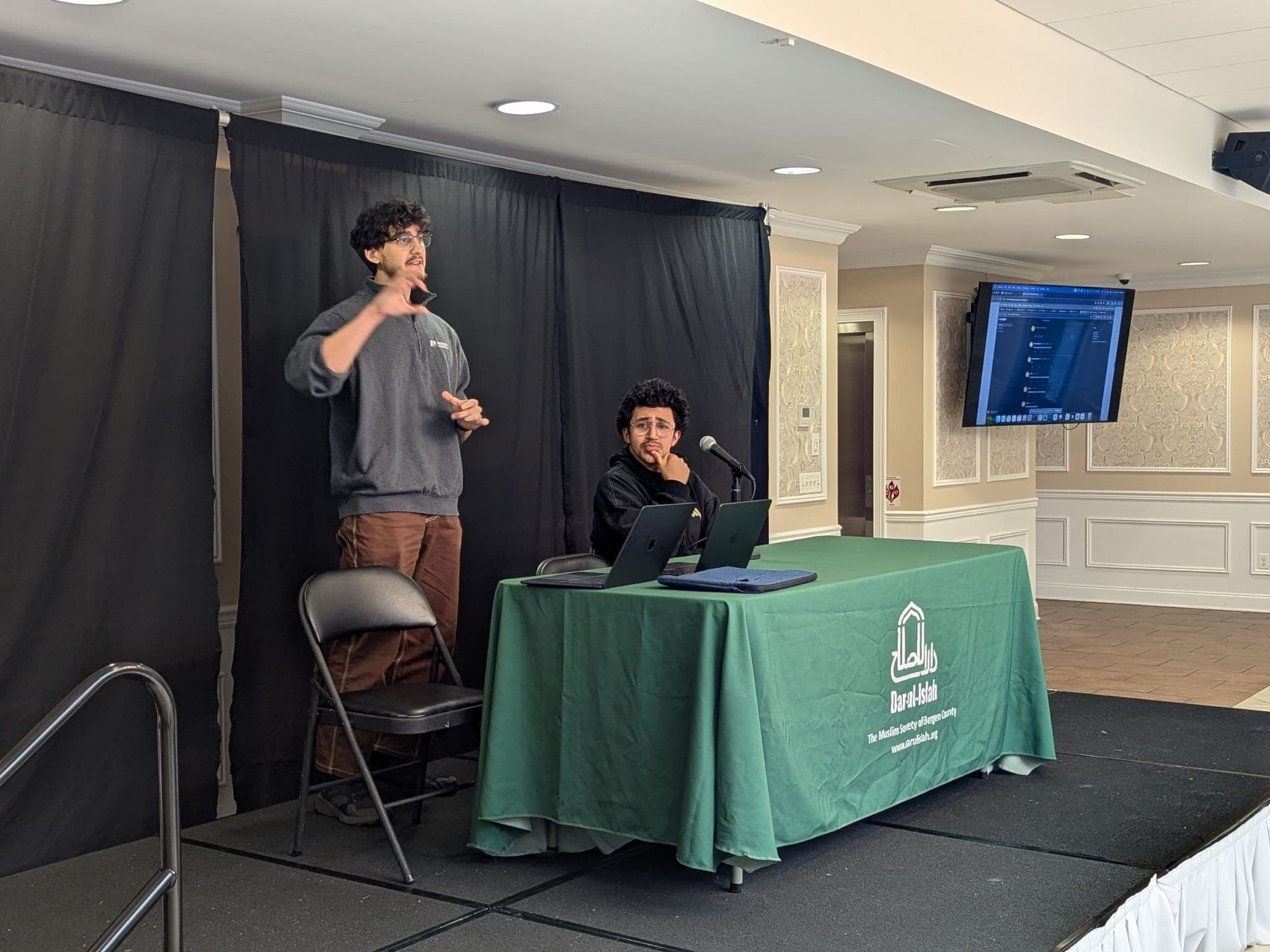 1st place winners from meemm team presenting their project